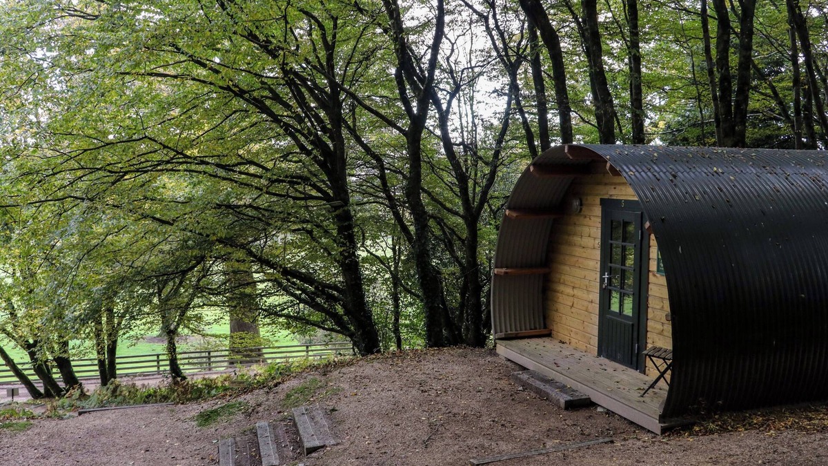 Barranisky Cottage | BALLYBEG POD 10, family friendly in Tinahely, County Wicklow