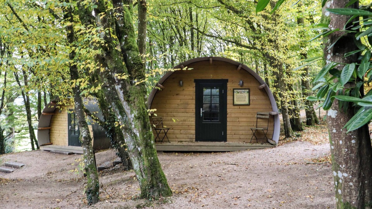 Barranisky Cottage | BALLYBEG POD 4, romantic, with hot tub in Tinahely, County Wicklow