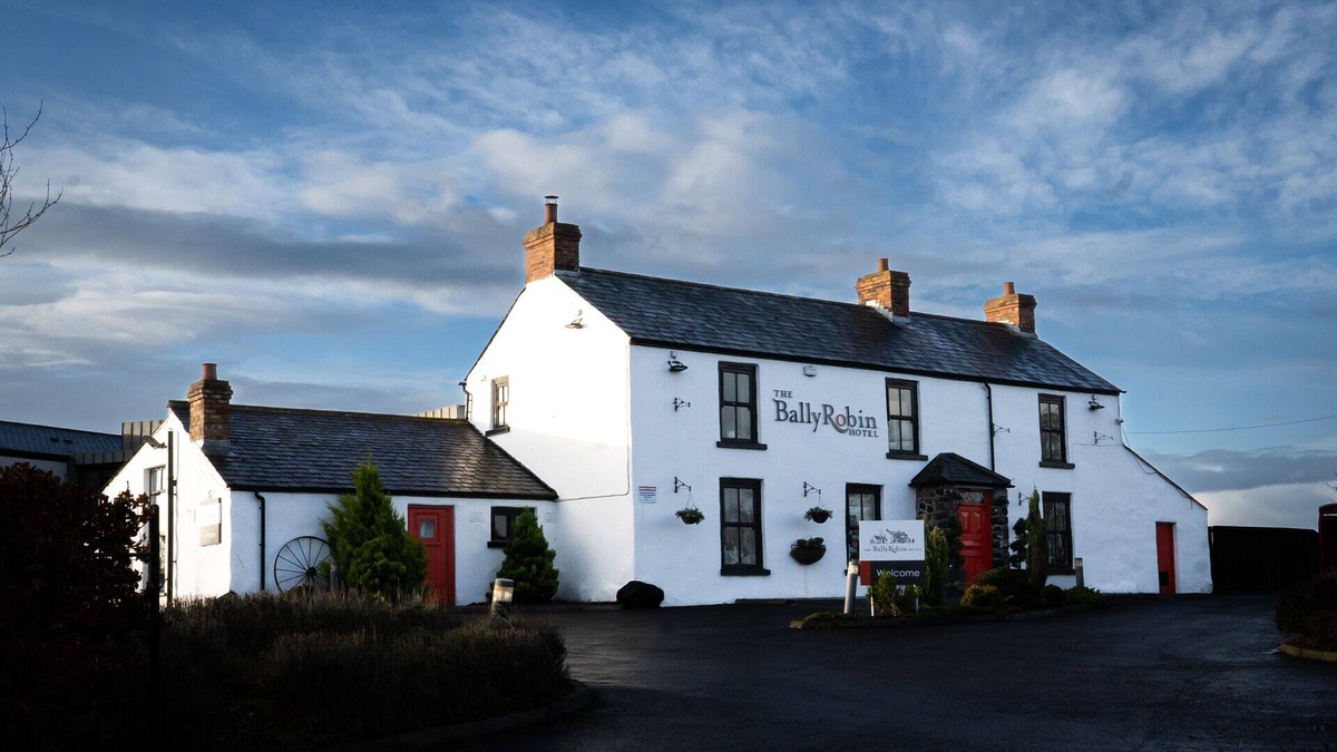 Crumlin Hotel | Ballyrobin Hotel