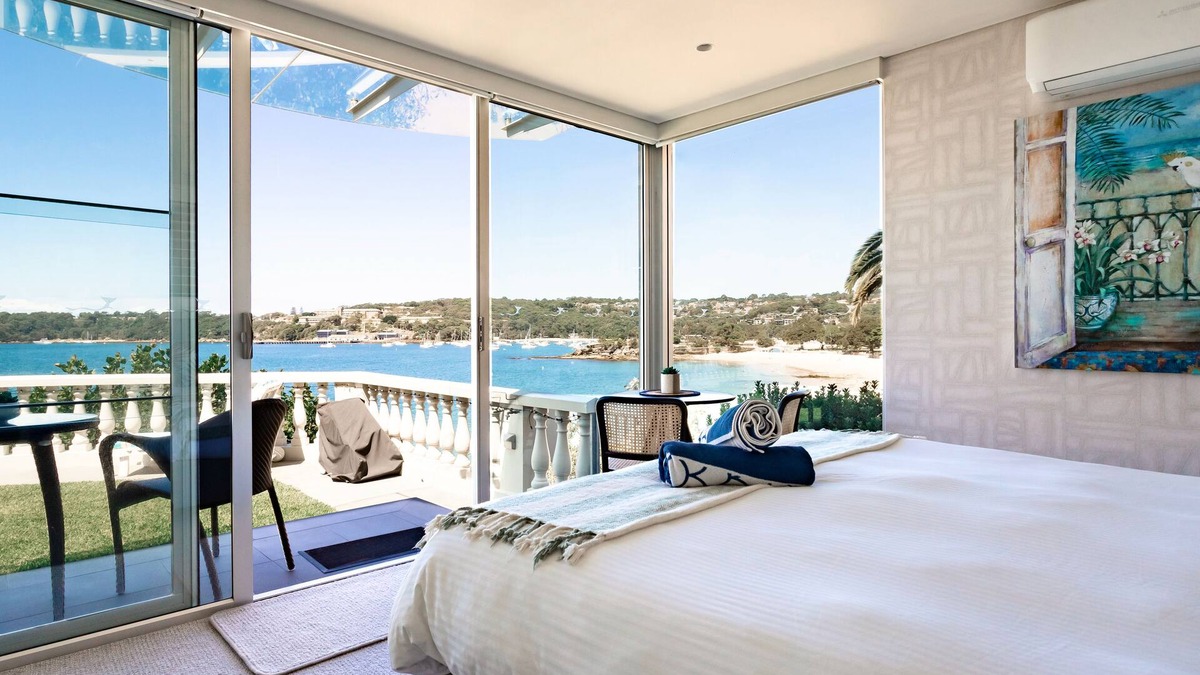 Mosman Apartment | Balmoral Beach Beauty - DIRECT BEACHFRONT romantic getaway