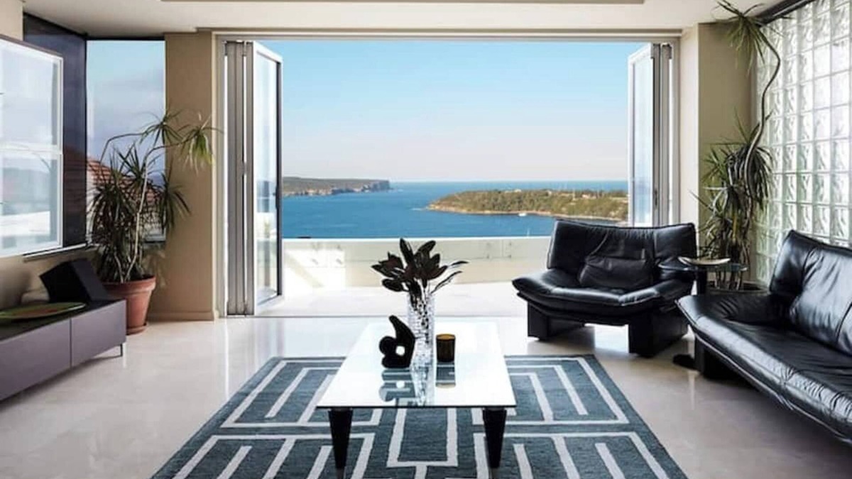 Mosman Villa | Balmoral Mansion with Pool. Located near Balmoral Beach. Sauna, Jacuzzi and Gym