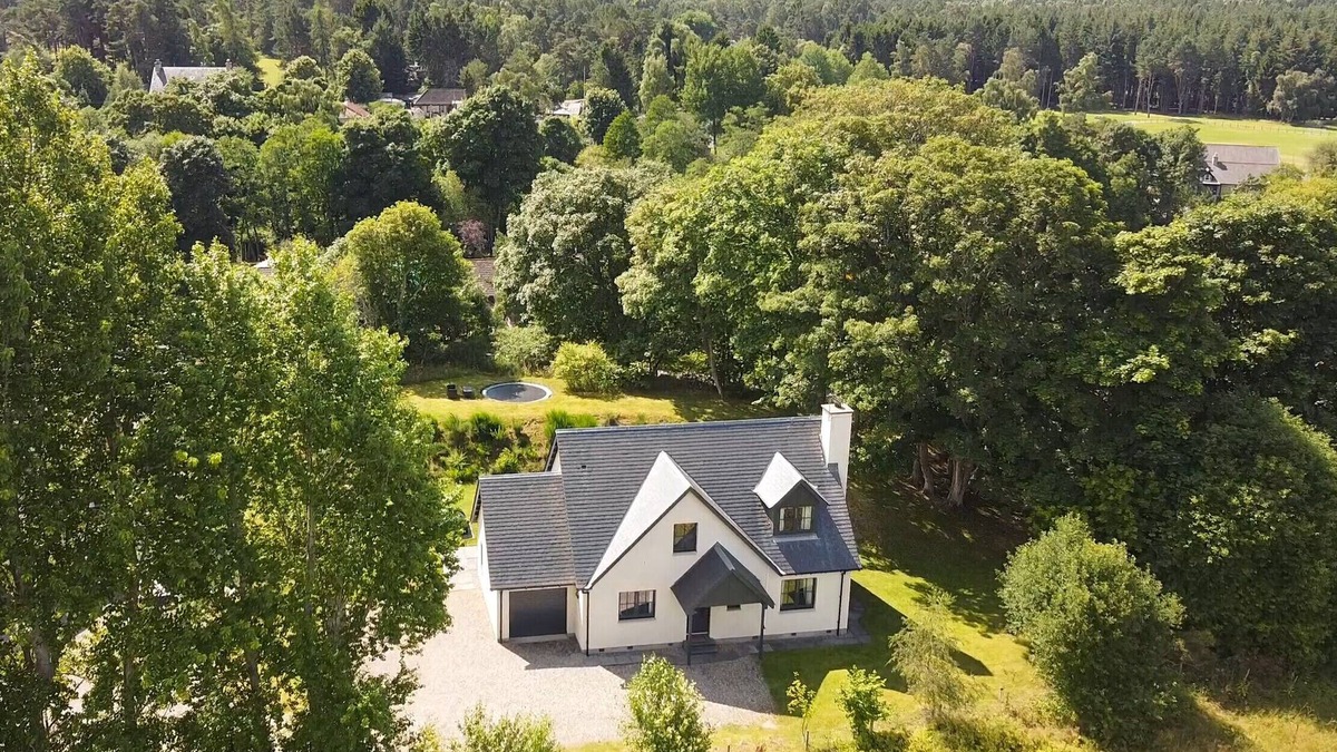 Nethy Bridge Cottage | Balnagowan Cottage - family friendly cottage