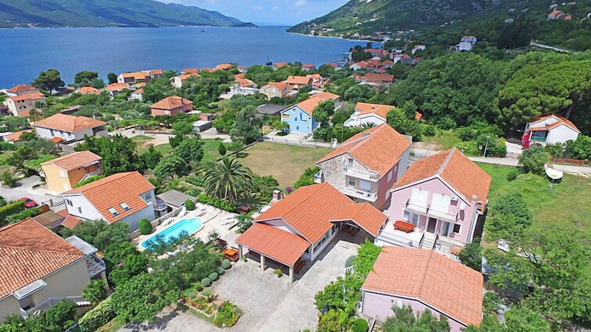 Cove Tri Zala (Zrnovo) Apartment | Balota - Moreška by Interhome