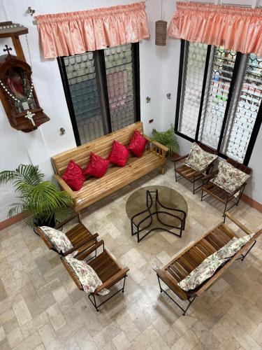 Baao House | Baloy Enyo-Noning