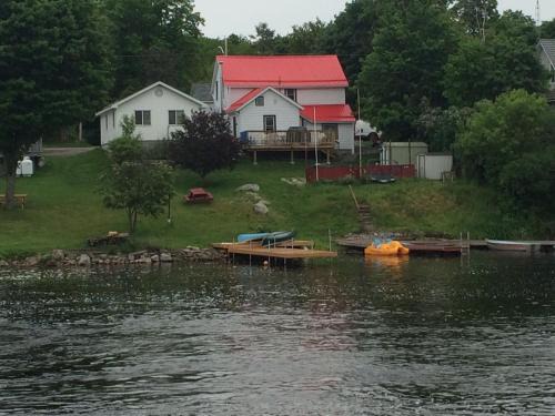 Coboconk House | Balsam Lake Cottage 5 Bed room