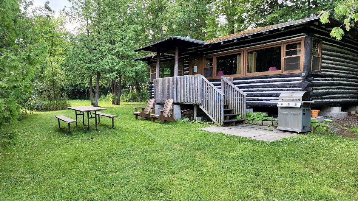 Rosedale Cottage | Balsam Lake Villa Cottages: 3-Bedroom Cottage #14