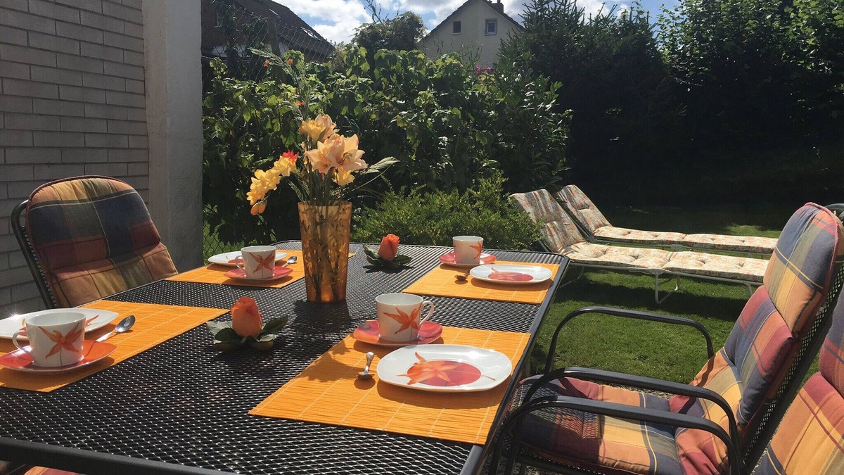Neumuhlen-Dietrichsdorf Apartment | ☼ Baltic vacation apartment, bright, friendly, on the ground floor with garden uand Sun terrace