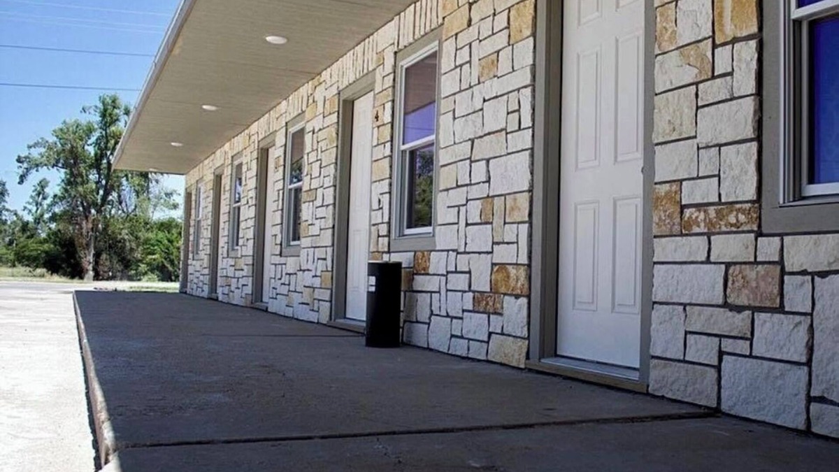 Great Bend Hotel | Baltzell Lodge
