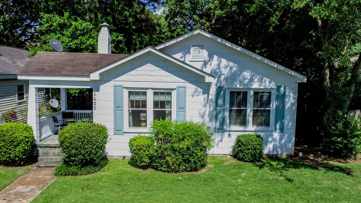 Forest Lake House | Bama Bungalow - Book for football season and more!