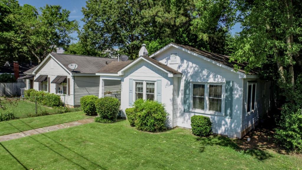 Forest Lake House | Bama Bungalow