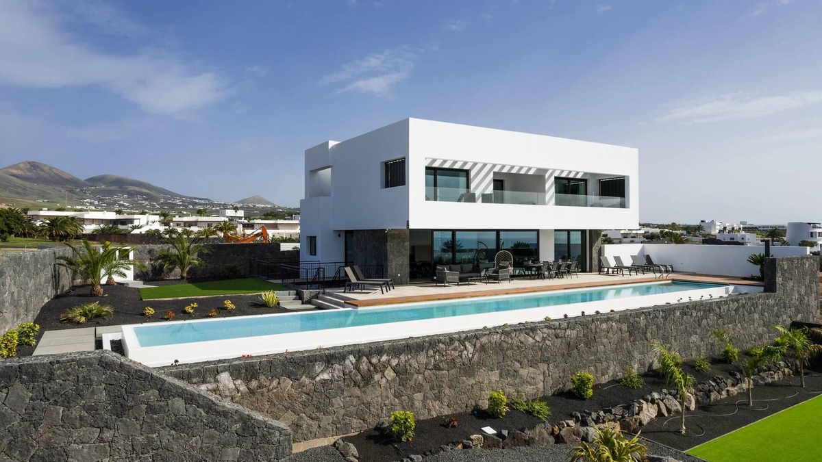 Puerto Calero Villa | Bamanija | An outstanding 5-bedroom luxury villa in Puerto Calero