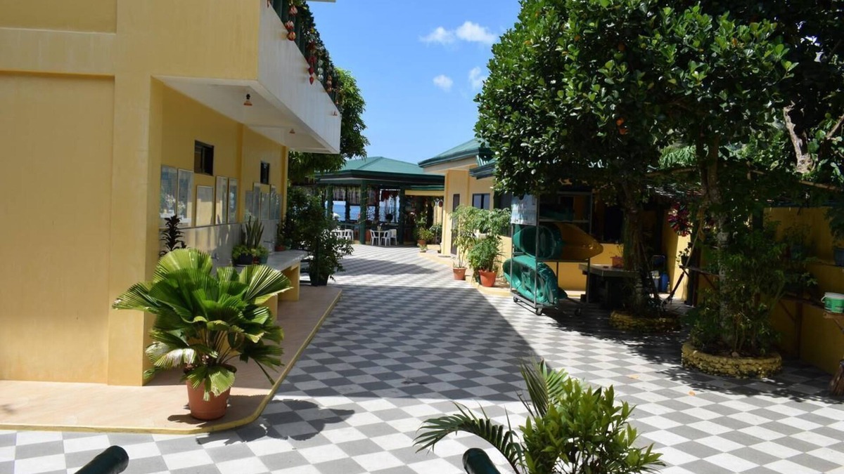 Inopacan House | Bamboo beach Conalum is an beach resort with European/Asian restaurant.