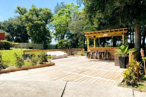 Orlovista Villa | Banana Leaf Villa-Island groove-Standard room