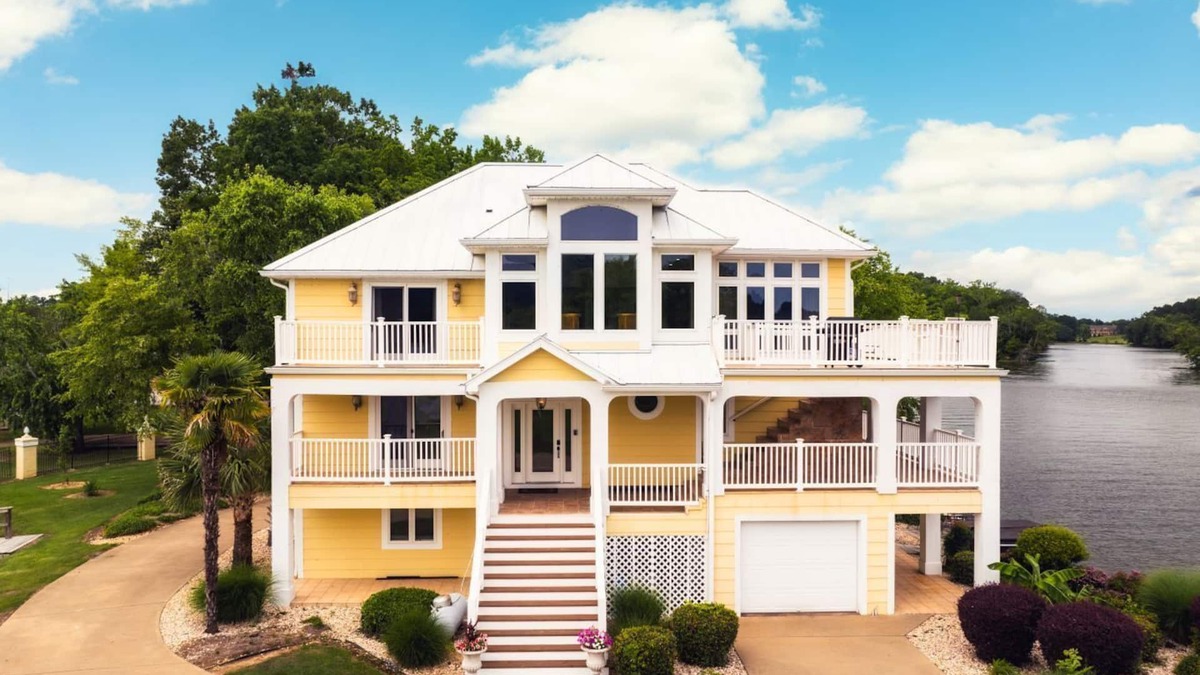 Gadsden House | Banana Point Rental at River Rocks Landing