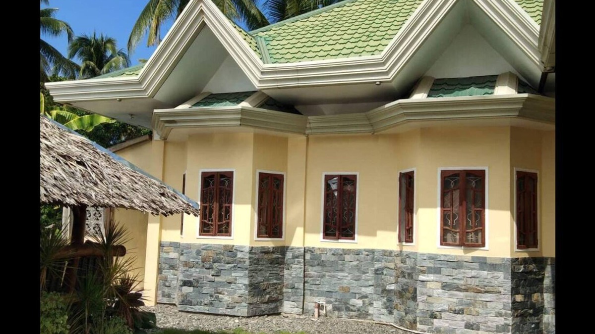 Banaybanay House | Banaybanay 4 kms from Mogbongcogan beach