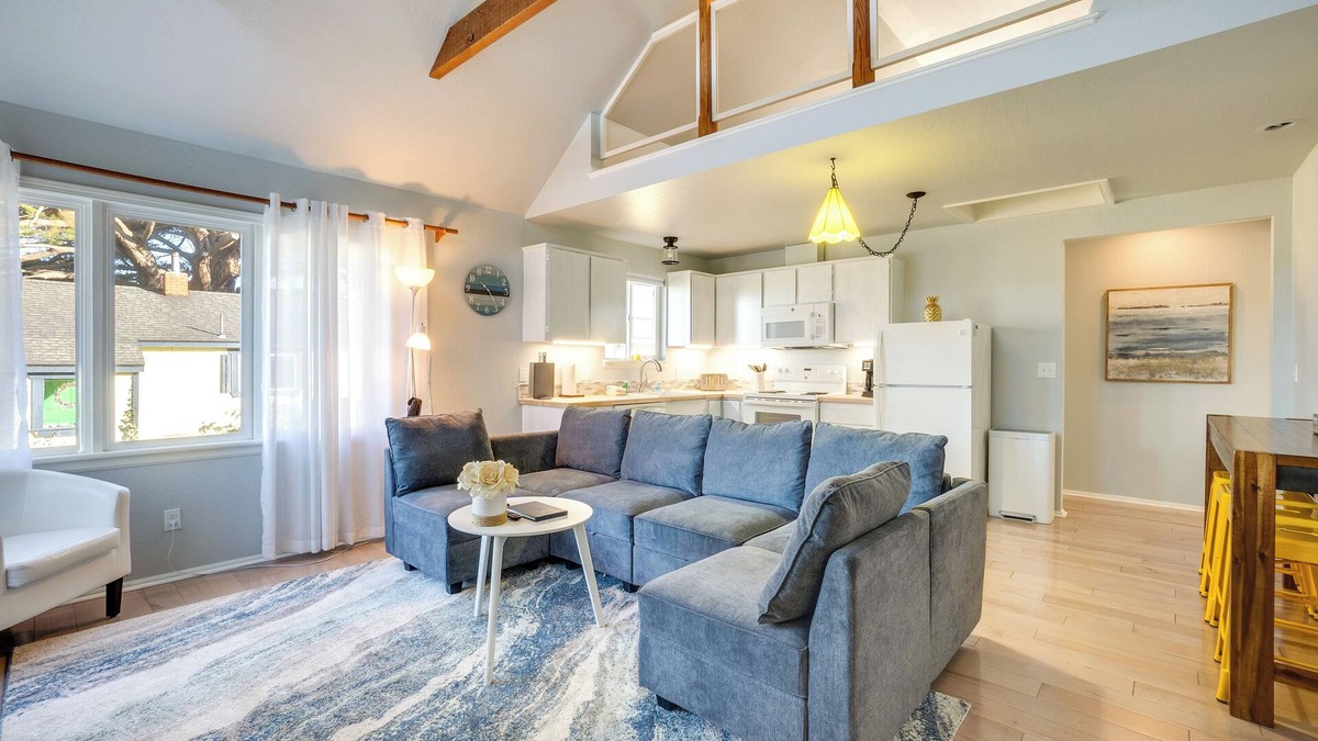 Bandon House | Bandon Beach House Rental: Walk to Downtown!