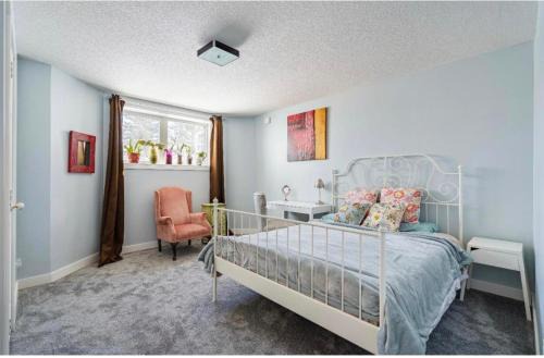 Citadel House | Banff Garden Suite&2mins Bus station Close LRT& Free Parking