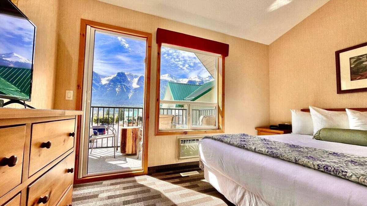 Harvie Heights House | Banff wood lodge- Mtnview/Chalet townhouse/7ppl