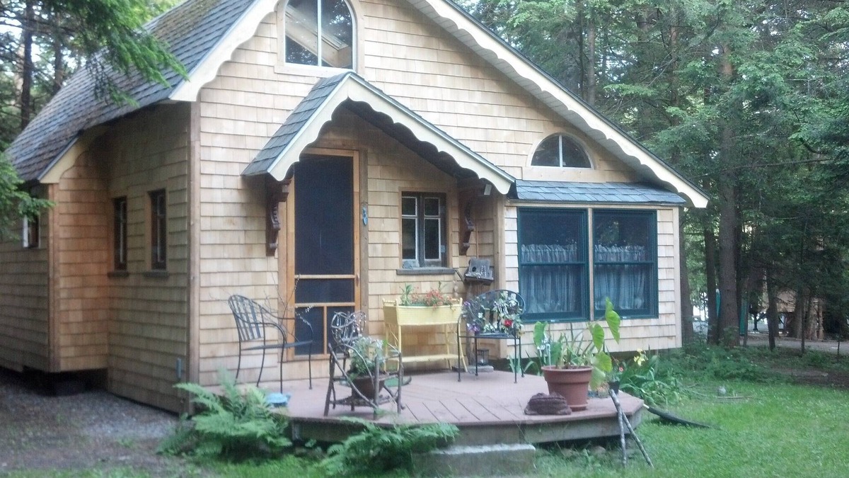 Orrington Cottage | Bangor Acadia Furnished Tiny House, Short/Long Term, Medical Traveling, Holidays