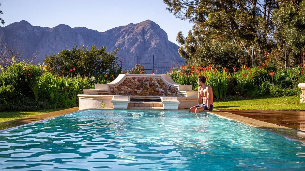 Cape Winelands Bed & Breakfast | Banhoek Corner Guesthouse