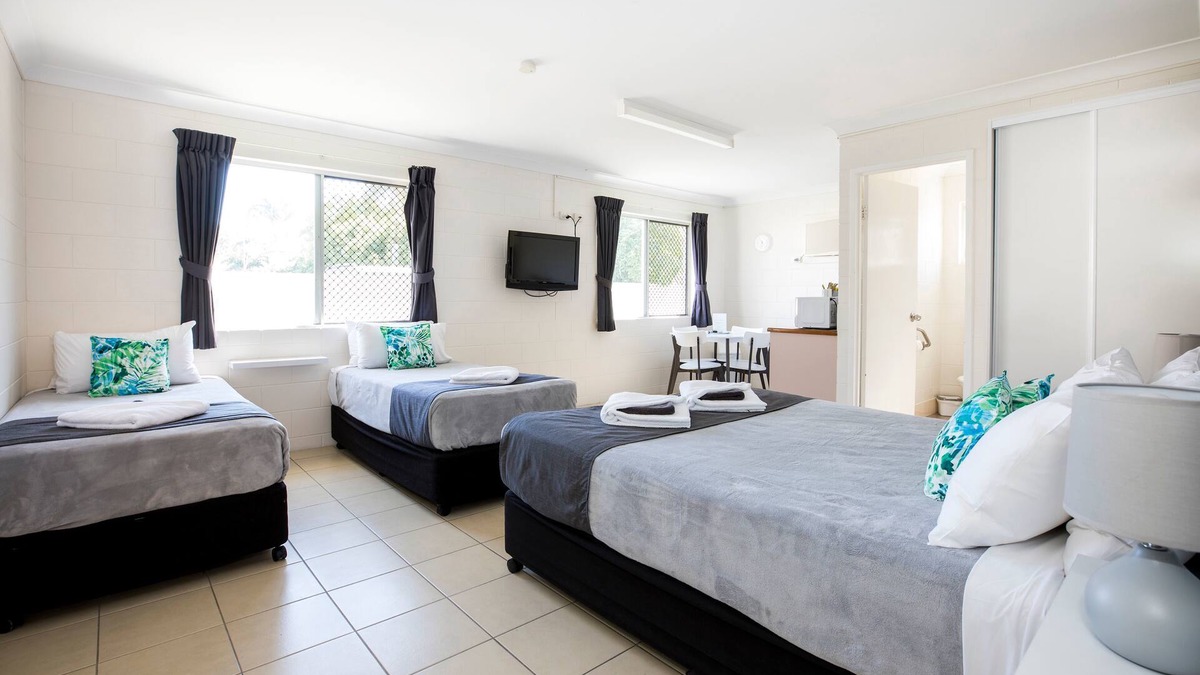 Rosslea Hotel | Banjo Paterson Motor Inn