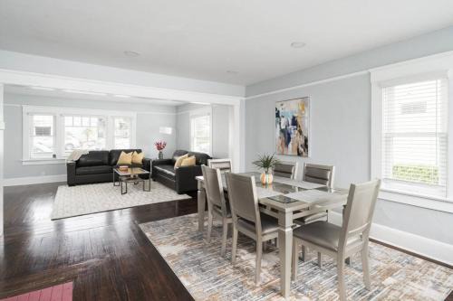 Bankers Hill Apartment | Bankers Hill Chic Roomy Home Near Airport