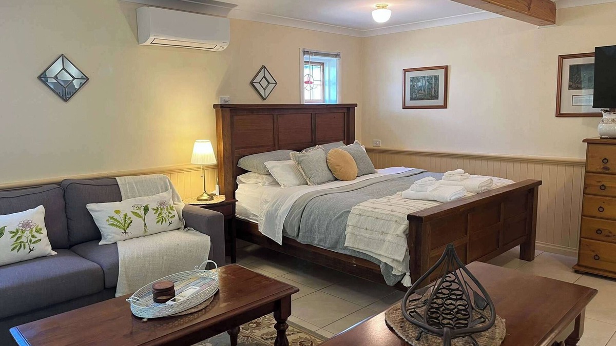 Gooseberry Hill Apartment | Banksia Cottage in Perth Hills