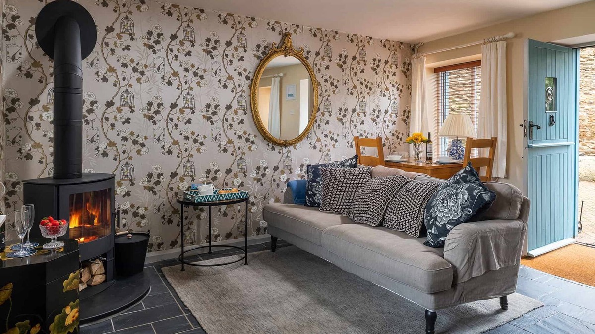 Combe Martin Cottage | Bantam Cottage - sleeps 2 guests in 1 bedroom