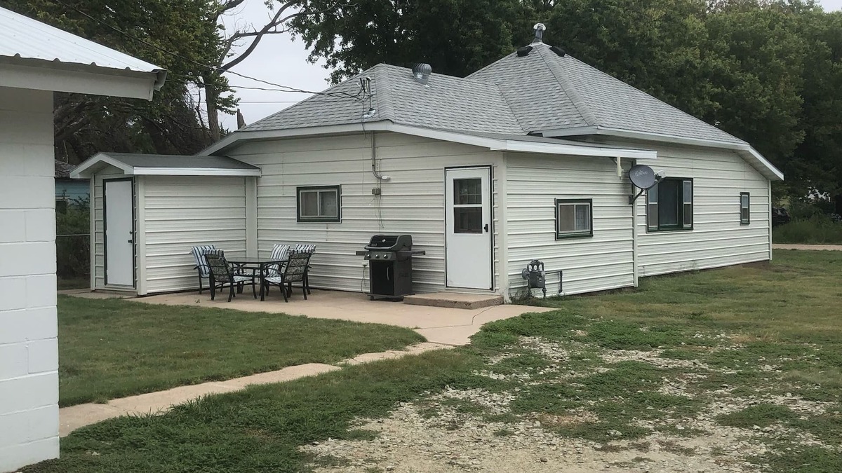 Orleans House | Bantam's Cabin your home away from home!