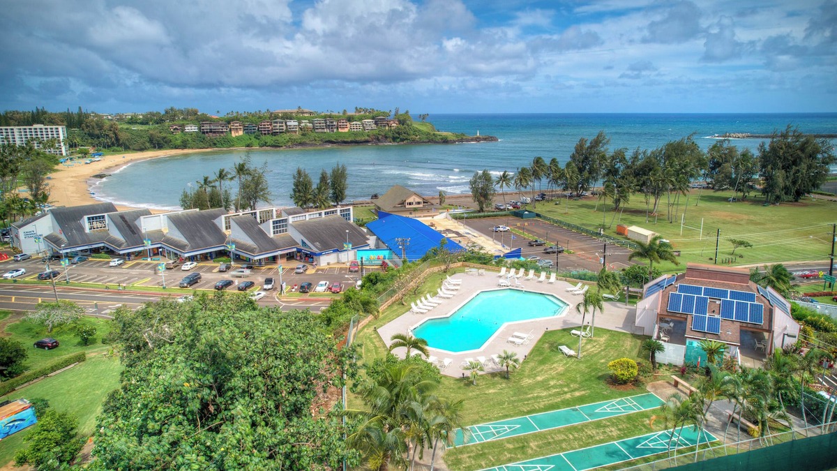 Nawiliwili Condo | Banyan Harbor #E56, Walk to Beach, Wifi, AC, Pool, Parking, Laundry