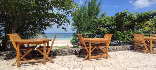 Bira Resort | Bara Beach Bungalows