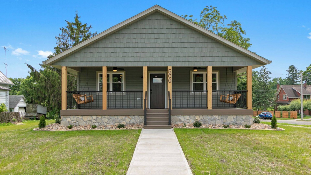 Baraboo House | Baraboo Bungalow