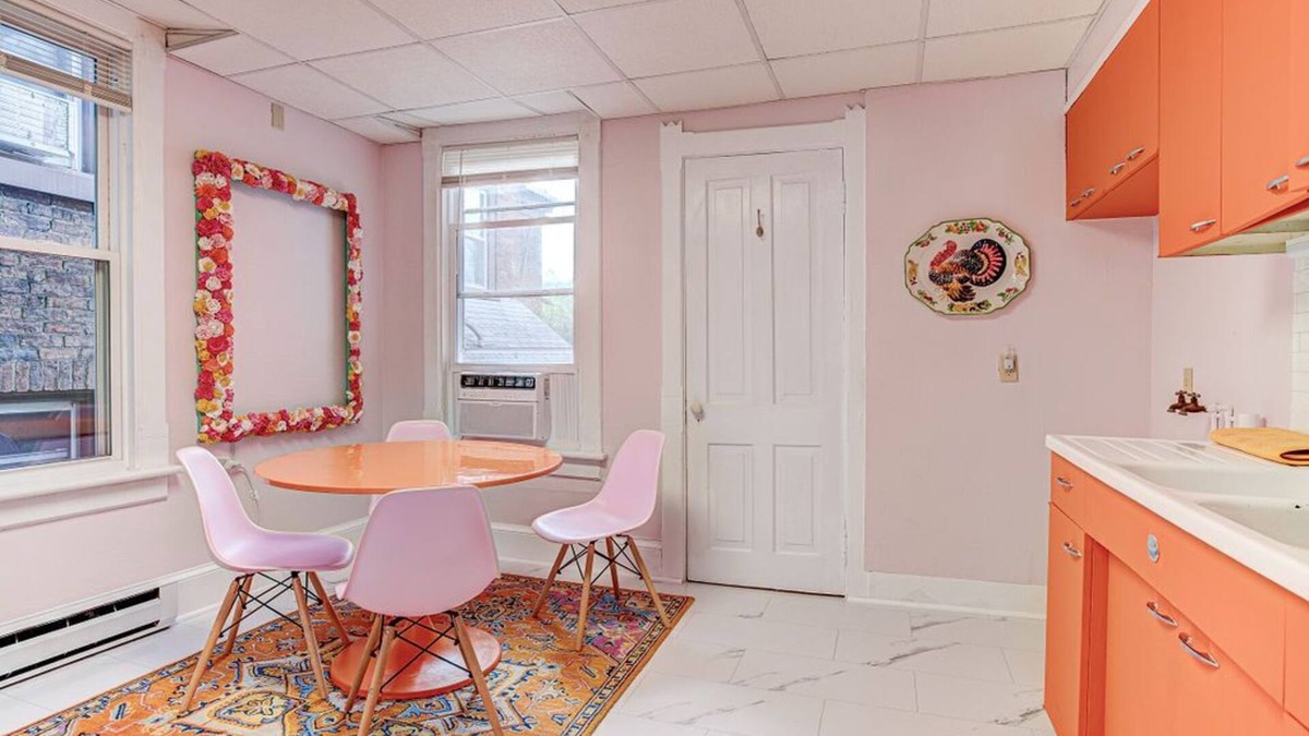 Bellefonte Apartment | Barbie Dream Apartment 11 miles from PSU