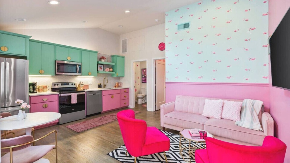 Greenwood Condo | Barbie Dream Condo - Near Restaurants, Coffee & Bar