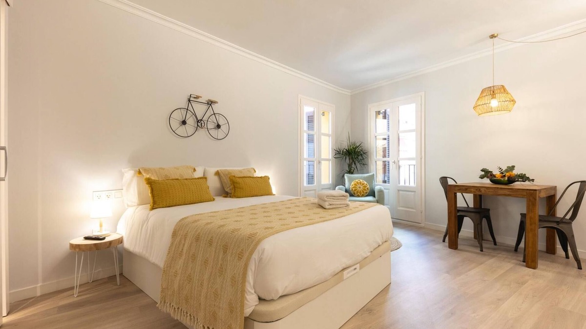 Barri Vell Apartment | Barca Studio 2 - Holiday Apartment Rental in Girona | Bravissimo