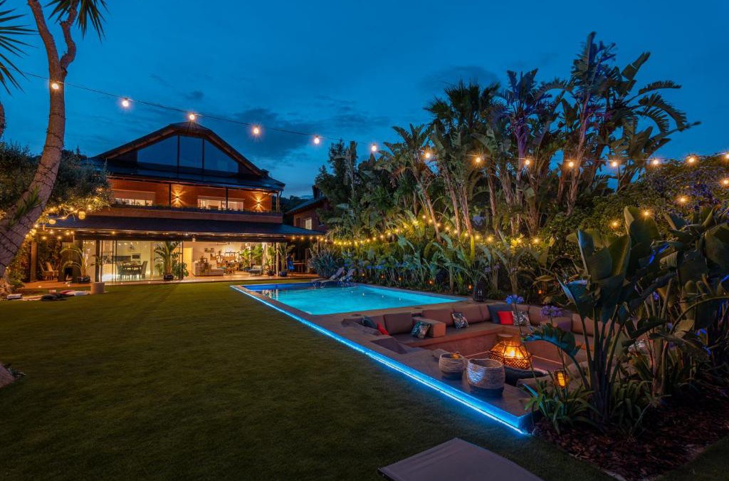 Sant Just Desvern Villa | BARCELONA´S TROPICAL OASIS