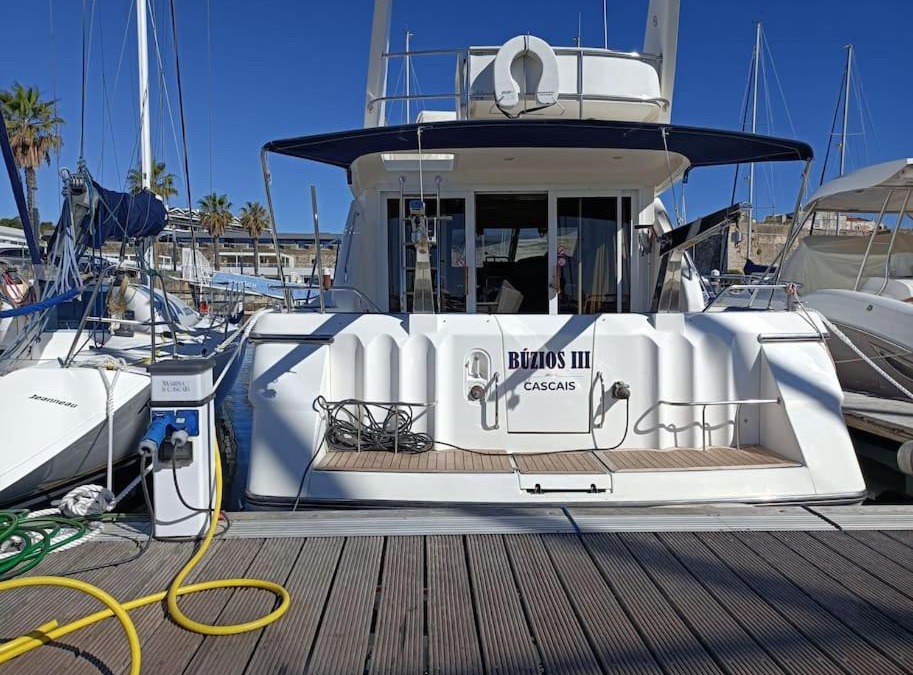 Cascais Boat Rental | Barco Apartamento Buzios III Cascais