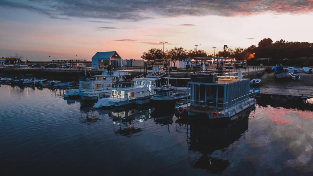 Fuseta Boat Rental | Barco Casa Marina Fuzeta