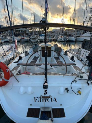 Ensanche Diputacion Boat Rental | Barco EIROA en Alicante centro, Real club de regatas