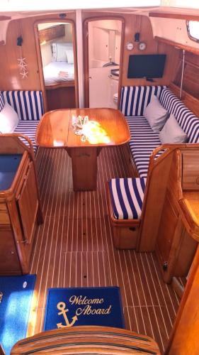 Vigo Boat Rental | BARCO PURAVIDA