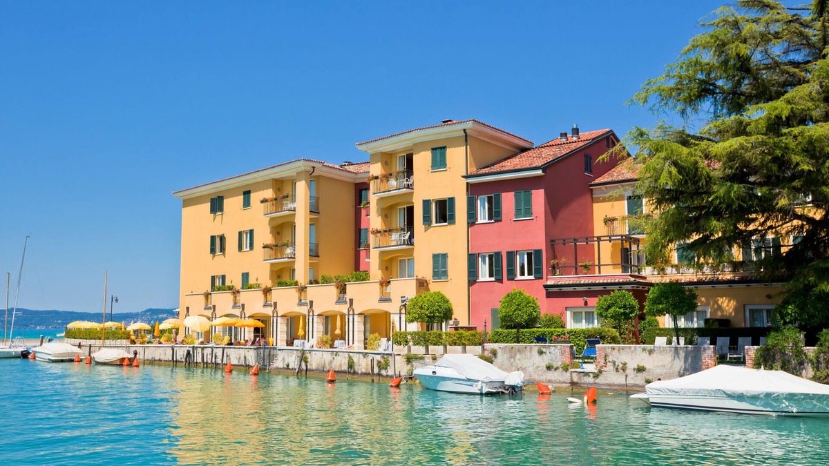 Cisano Villa | Bardolino Garden Pool & Tennis