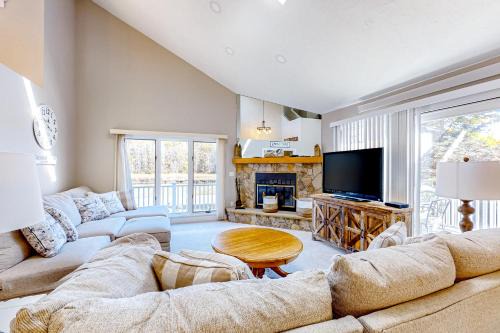 Kennebunk House | Barefoot Bliss