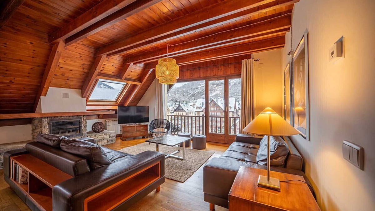 Vielha Apartment | Bargadera by Totiaran Magnificent duplex apartment in Vielha