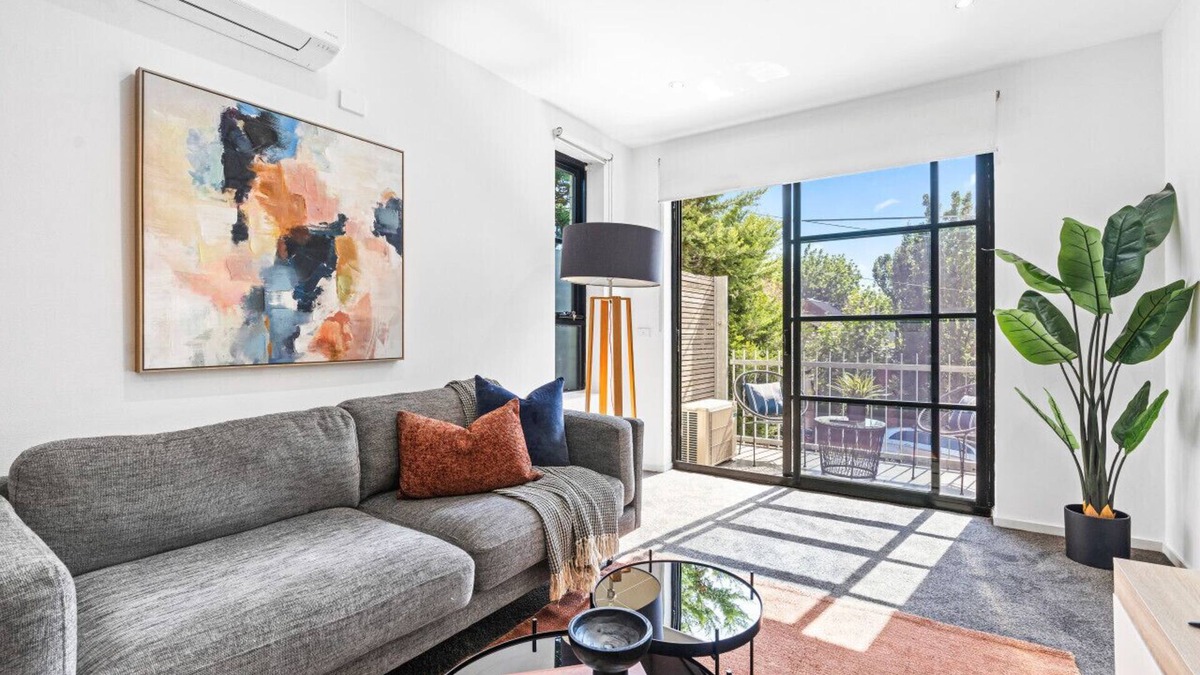 Saint Kilda South Apartment | Barkly Beachside Escape
