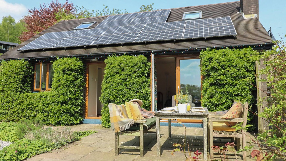 Oakamoor Cottage | BARKS COTTAGE, pet friendly, character holiday cottage in Oakamoor