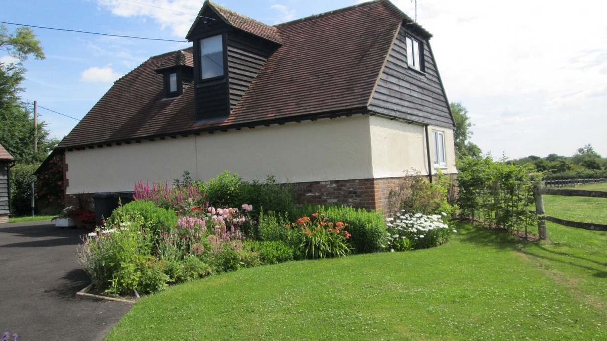 Cowbeech House | Barn conversion in beautiful, peaceful, rural location with stunning views.