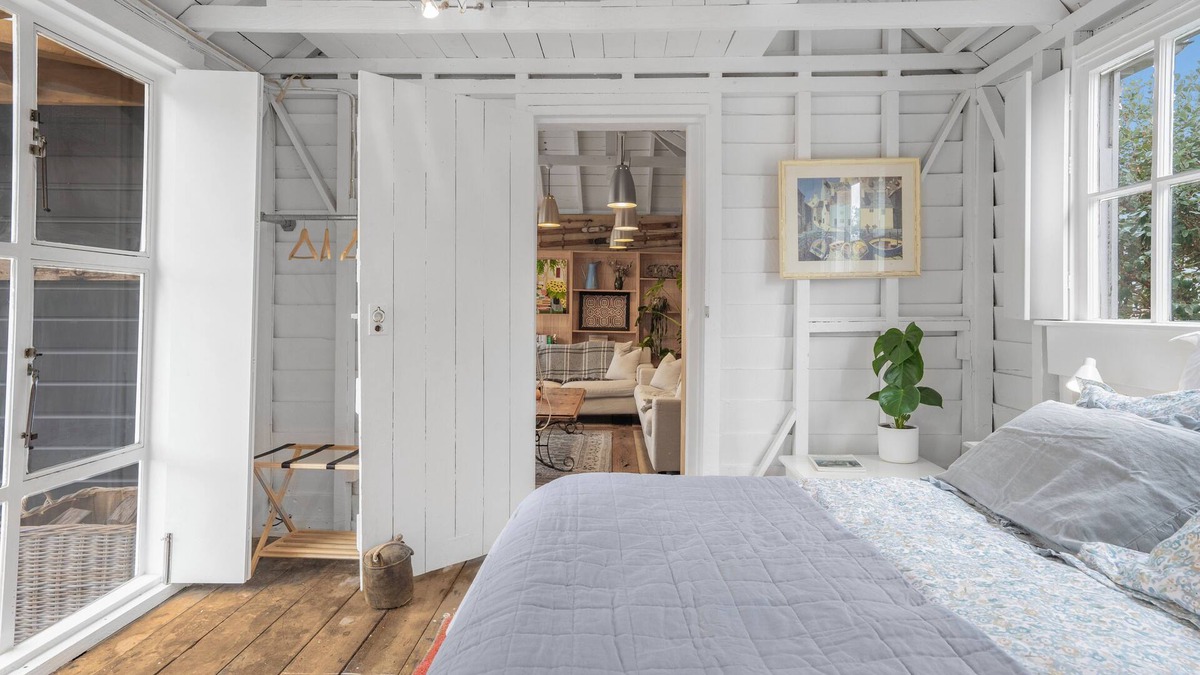 Featherston House | Barn Escape by Mountains & Wine