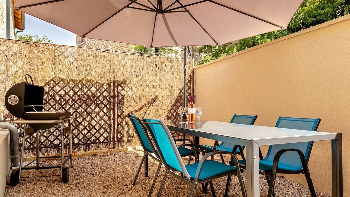 Assier House | Barn La Roca Masia - Les Tournesols, swimming pool, garden, 3 bedrooms 6/8 people