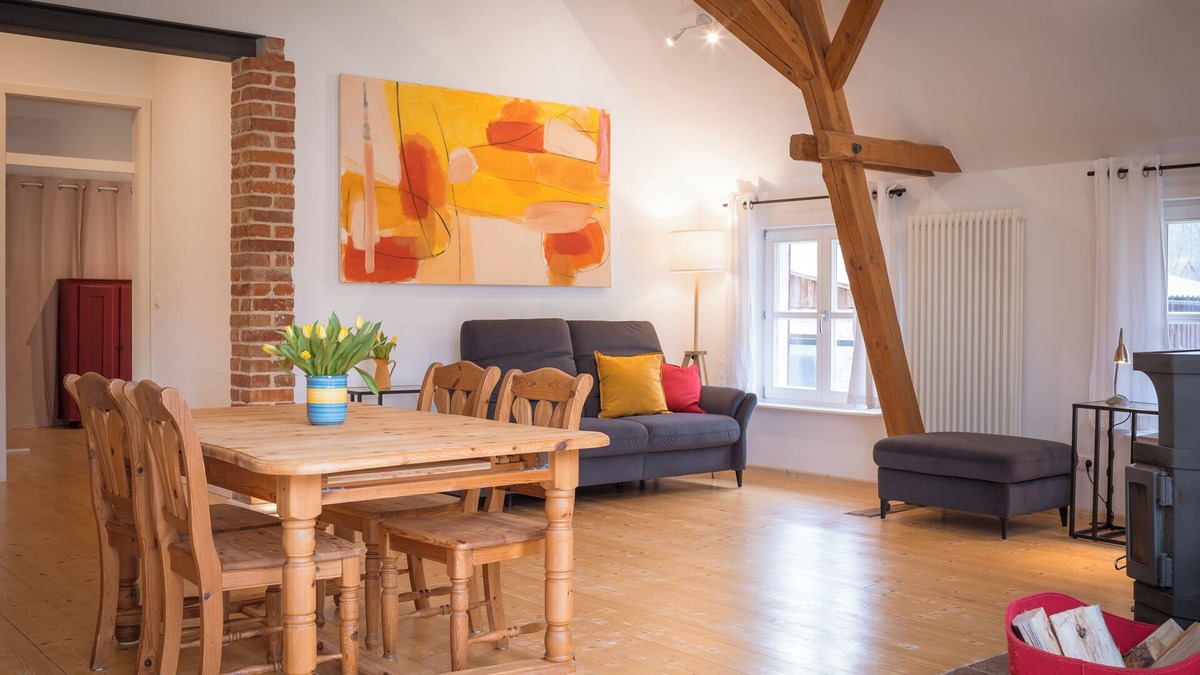 Edelsfeld House | Barn loft with garden