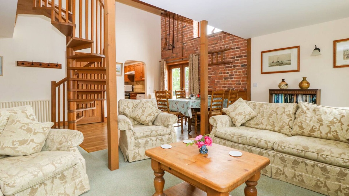Louth Cottage | Barn Owl